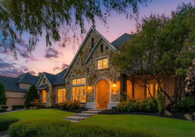 Photo 1 of Sale Pending at 12669 Winding Hollow Ln, Frisco, TX 75033 | MLS# 21101684 | Listing updated on 2026-09-10