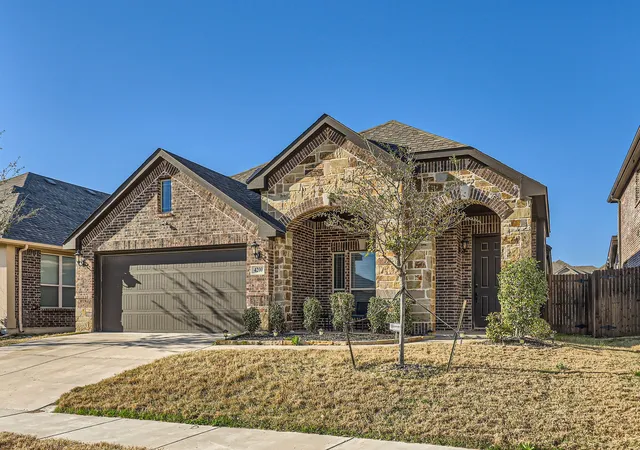 Photo 2 of Single family home for sale at 4200 Snowberry Ln, Crowley, TX 76036 | MLS# 21101809 | Listing updated on 2026-07-30