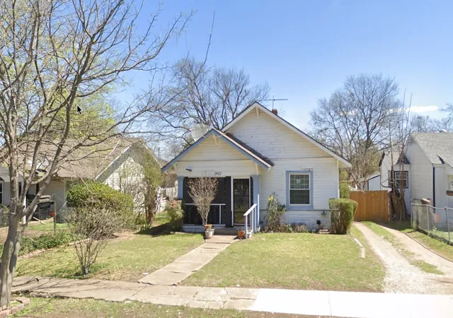 Photo 1 of Single family home for sale at 2422 S Ewing Ave, Dallas, TX 75216 | MLS# 21102159 | Listing updated on 2026-08-01