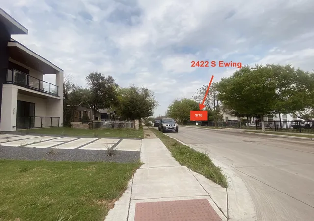 Photo 2 of Single family home for sale at 2422 S Ewing Ave, Dallas, TX 75216 | MLS# 21102159 | Listing updated on 2026-08-01