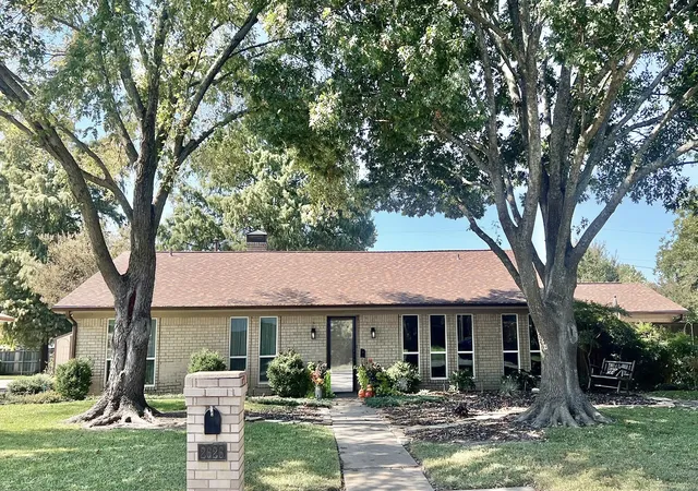 Photo 1 of Single family home for sale at 2626 Shoreline Dr, Sherman, TX 75092 | MLS# 21102482 | Listing updated on 2026-10-04