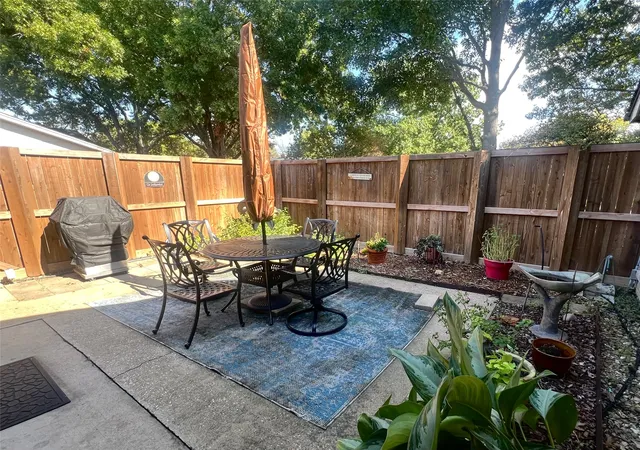 Photo 2 of Single family home for sale at 2626 Shoreline Dr, Sherman, TX 75092 | MLS# 21102482 | Listing updated on 2026-10-04