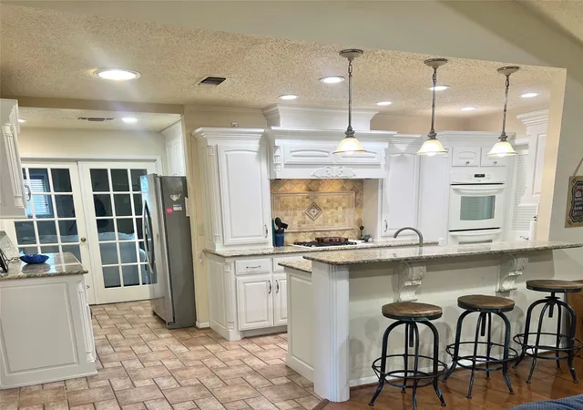 Photo 3 of Single family home for sale at 2626 Shoreline Dr, Sherman, TX 75092 | MLS# 21102482 | Listing updated on 2026-10-04