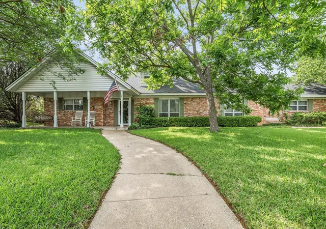 Photo 1 of Sale Pending at 5601 Woodcastle St, Waco, TX 76710 | MLS# 21102334 | Listing updated on 2026-09-25