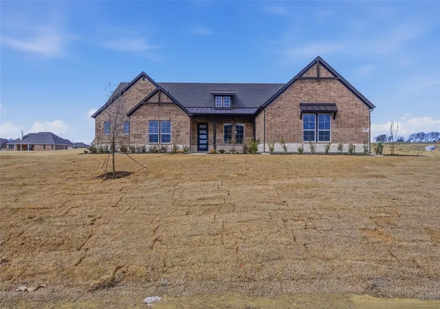 Photo 3 of Single family home for sale at 808 Valley Ridge Rd, Van Alstyne, TX 75495 | MLS# 21102292 | Listing updated on 2026-10-07