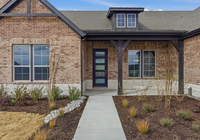 Photo 3 of Single family home for sale at 808 Valley Ridge Rd, Van Alstyne, TX 75495 | MLS# 21102292 | Listing updated on 2026-10-07
