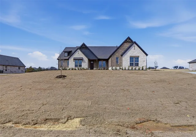 Photo 3 of Single family home for sale at 812 Valley Ridge Rd, Van Alstyne, TX 75495 | MLS# 21102280 | Listing updated on 2026-09-10