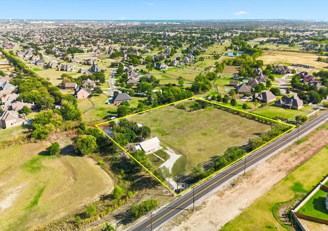 Photo 2 of Sale Pending at 11320 Willow Springs Rd, Haslet, TX 76052 | MLS# 21103952 | Listing updated on 2026-09-14