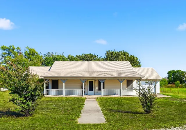 Photo 3 of Sale Pending at 11320 Willow Springs Rd, Haslet, TX 76052 | MLS# 21103952 | Listing updated on 2026-09-14
