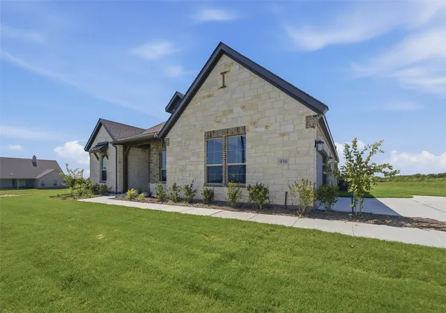 Photo 3 of Single family home for sale at 930 County Road 200, Valley View, TX 76272 | MLS# 21105856 | Listing updated on 2026-09-12