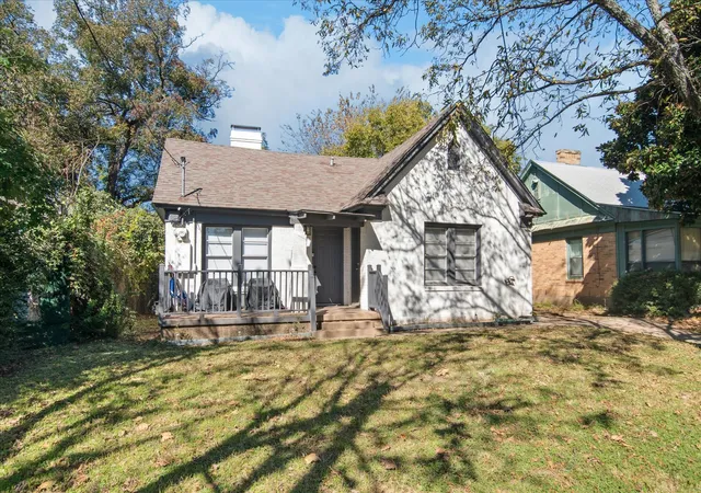 Photo 2 of Single family home for sale at 3207 Pine St, Dallas, TX 75215 | MLS# 21104177 | Listing updated on 2026-09-12