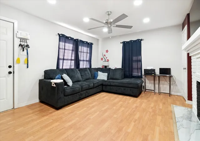 Photo 4 of Single family home for sale at 3207 Pine St, Dallas, TX 75215 | MLS# 21104177 | Listing updated on 2026-09-12