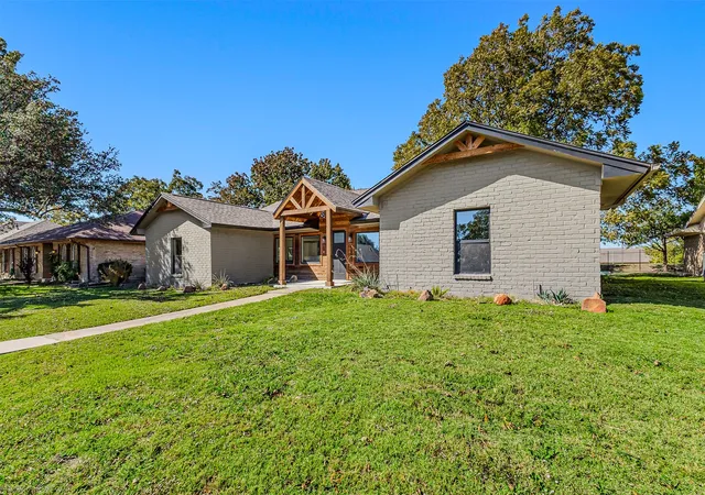 Photo 3 of Single family home for sale at 1301 Pecan Valley Dr, Garland, TX 75043 | MLS# 21106612 | Listing updated on 2026-09-14