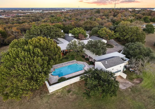 Photo 1 of Sale Pending at 3906 Highland Dr, Denison, TX 75020 | MLS# 21106101 | Listing updated on 2026-07-28