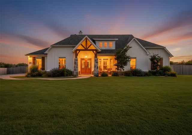 Photo 1 of Single family home for sale at 8221 David Ln, Midlothian, TX 76065 | MLS# 21108616 | Listing updated on 2026-10-03