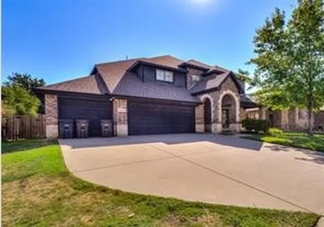 Photo 2 of Sale Pending at 9336 Tierra Verde Dr, Fort Worth, TX 76177 | MLS# 21108537 | Listing updated on 2026-07-30