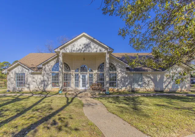 Photo 1 of Single family home for sale at 2622 Kendall Ln, Waco, TX 76705 | MLS# 21107915 | Listing updated on 2026-09-11