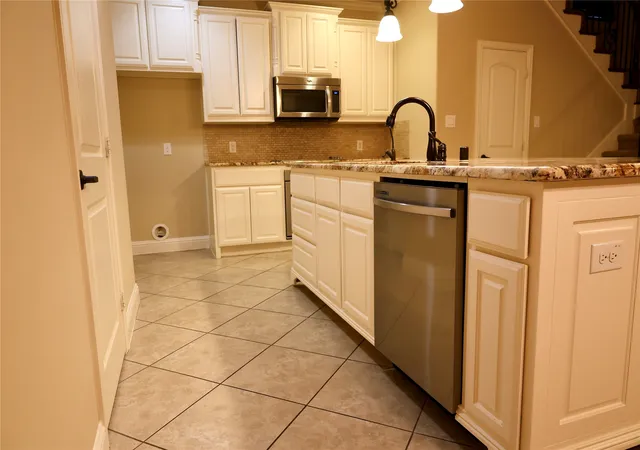 Photo 4 of Single family home for sale at 721 Rembrandt Ct, Coppell, TX 75019 | MLS# 21107965 | Listing updated on 2026-09-11
