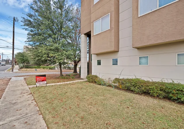 Photo 3 of Townhouse for sale at 1516 Hope St, Dallas, TX 75206 | MLS# 21114812 | Listing updated on 2026-09-14