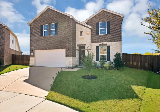 Photo 2 of Single family home for sale at 820 Lemongrass Ct, Fort Worth, TX 76131 | MLS# 21114639 | Listing updated on 2026-09-11