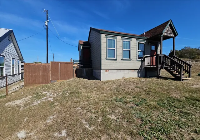 Photo 3 of Sale Pending at 111 W Morning Dove Dr, Azle, TX 76020 | MLS# 21103849 | Listing updated on 2026-09-02