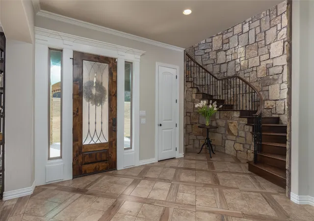 Photo 4 of Sale Pending at 101 E Bozeman Ln, Fort Worth, TX 76108 | MLS# 21118973 | Listing updated on 2026-09-20