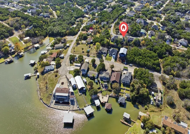 Photo 2 of Single family home for sale at 2707 Austin Dr, Granbury, TX 76048 | MLS# 21114026 | Listing updated on 2026-07-29