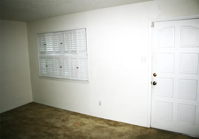 Photo 3 of Single family home for sale at 2510 Se 5 1/2 St, Mineral Wells, TX 76067 | MLS# 21120638 | Listing updated on 2026-07-29