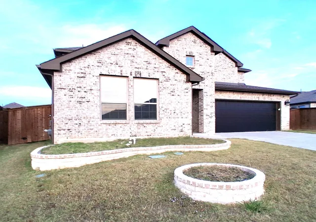 Photo 2 of Single family home for sale at 5067 Stream Turn Dr, Royse City, TX 75189 | MLS# 21120011 | Listing updated on 2026-09-15