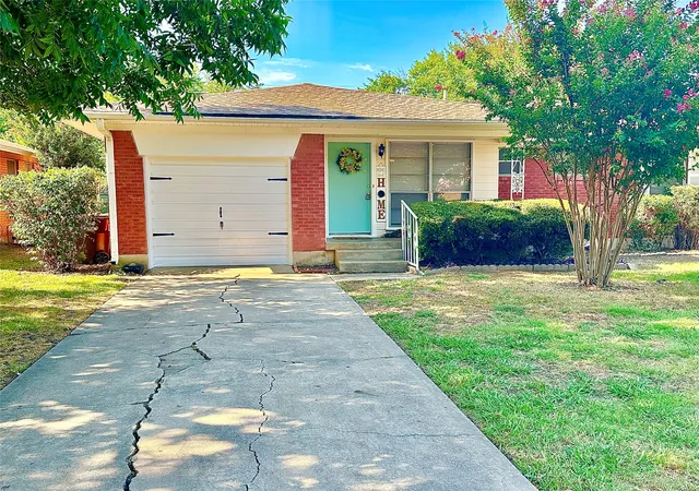 Photo 1 of Single family home for sale at 817 Laguna Dr, Denton, TX 76209 | MLS# 21122092 | Listing updated on 2026-09-09