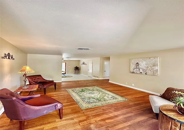 Photo 3 of Single family home for sale at 817 Laguna Dr, Denton, TX 76209 | MLS# 21122092 | Listing updated on 2026-09-09