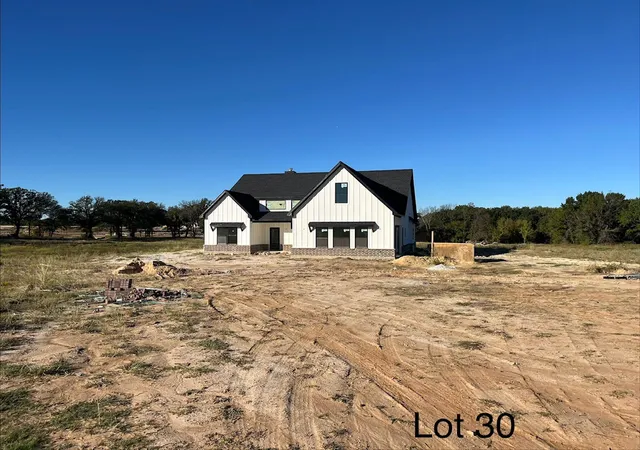 Photo 1 of Single family home for sale at 320 Jonny Boy Way, Springtown, TX 76082 | MLS# 21122957 | Listing updated on 2026-09-11