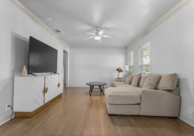 Photo 4 of Sale Pending at 4809 Waldron Ave, Fort Worth, TX 76133 | MLS# 21118857 | Listing updated on 2026-09-14