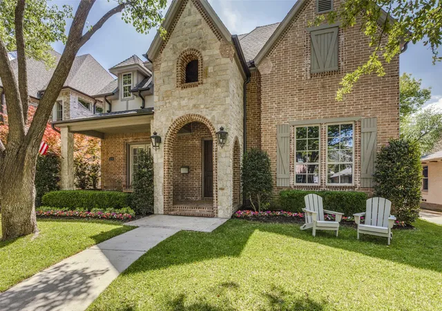 Photo 2 of Sale Pending at 5718 Stanford Ave, Dallas, TX 75209 | MLS# 21124443 | Listing updated on 2026-07-29