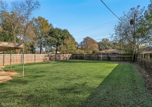 Photo 3 of Sale Pending at 815 E Washington St, Shreveport, LA 71104 | MLS# 21124242 | Listing updated on 2026-08-02