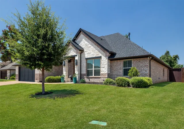 Photo 2 of Single family home for sale at 1019 Anna Cir, Granbury, TX 76048 | MLS# 21123335 | Listing updated on 2026-09-14