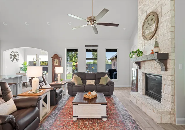 Photo 3 of Single family home for sale at 1019 Anna Cir, Granbury, TX 76048 | MLS# 21123335 | Listing updated on 2026-09-14