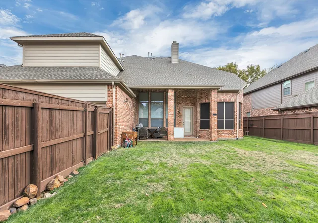 Photo 3 of Single family home for sale at 1217 Wynne Dr, Garland, TX 75044 | MLS# 21124734 | Listing updated on 2026-09-13