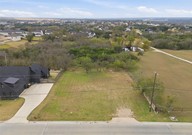 Photo 3 of Sale Pending at 13854 Harbor Dr, Woodway, TX 76712 | MLS# 21118734 | Listing updated on 2026-09-14