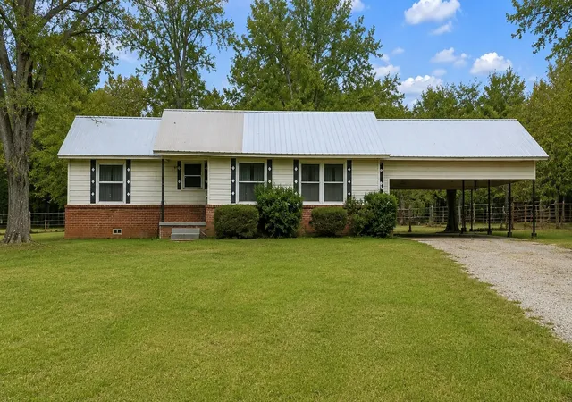 Photo 3 of Sale Pending at 2050 W State Hwy 64 Hwy, Ben Wheeler, TX 75754 | MLS# 21122247 | Listing updated on 2026-09-29