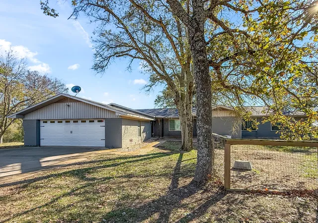 Photo 1 of Sale Pending at 8090 County Road 4528, Palestine, TX 75803 | MLS# 21125684 | Listing updated on 2026-09-08