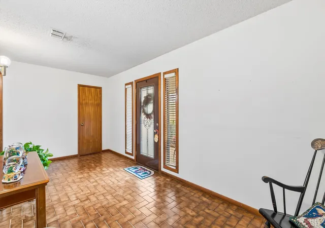 Photo 3 of Sale Pending at 130 Merriman Pkwy, Sherman, TX 75090 | MLS# 21124108 | Listing updated on 2026-08-02