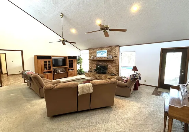 Photo 4 of Sale Pending at 130 Merriman Pkwy, Sherman, TX 75090 | MLS# 21124108 | Listing updated on 2026-08-02
