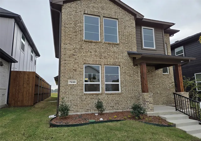 Photo 1 of Single family home for sale at 7220 Bayhill Ln, Rowlett, TX 75088 | MLS# 21127519 | Listing updated on 2026-09-27
