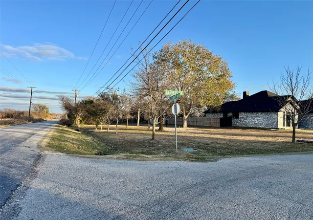 Photo 2 of Land for sale at 511 Beavers Dr, Sherman, TX 75092 | MLS# 21127710 | Listing updated on 2026-08-01