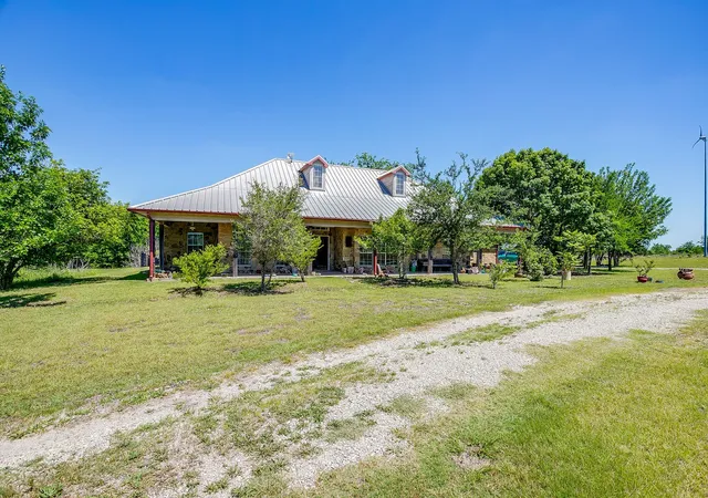 Photo 2 of Single family home for sale at 831 Cullins Rd, Rockwall, TX 75032 | MLS# 21119590 | Listing updated on 2026-09-14