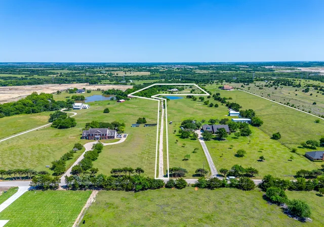 Photo 3 of Single family home for sale at 831 Cullins Rd, Rockwall, TX 75032 | MLS# 21119590 | Listing updated on 2026-09-14