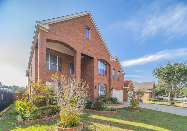 Photo 2 of Single family home for sale at 2335 Shackleford Trl, Grand Prairie, TX 75052 | MLS# 21128041 | Listing updated on 2026-07-30