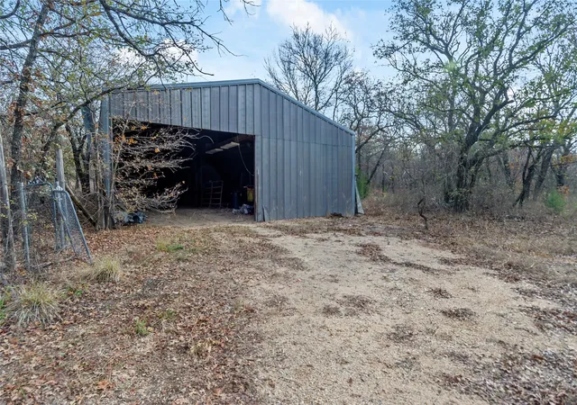 Photo 2 of Sale Pending at 289 County Road 1661, Chico, TX 76431 | MLS# 21129357 | Listing updated on 2026-09-13