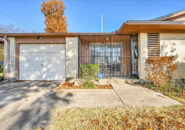 Photo 2 of Single family home for sale at 509 Bluewood Dr, Dallas, TX 75232 | MLS# 21129496 | Listing updated on 2026-07-31
